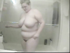 BBW gets naked on bathroom hidden camera